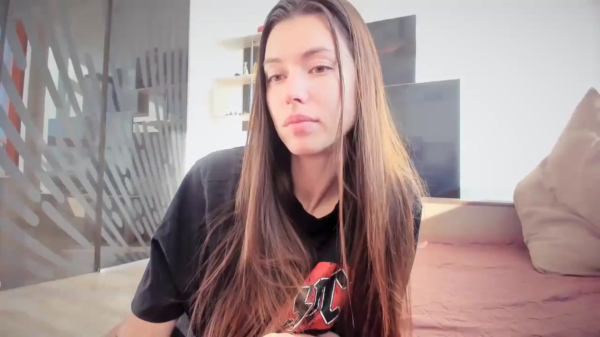 Gallery image thumbnail from laurensaenz's myfreecams stream on, 09/24/2025, 09:21 image 1 of 20