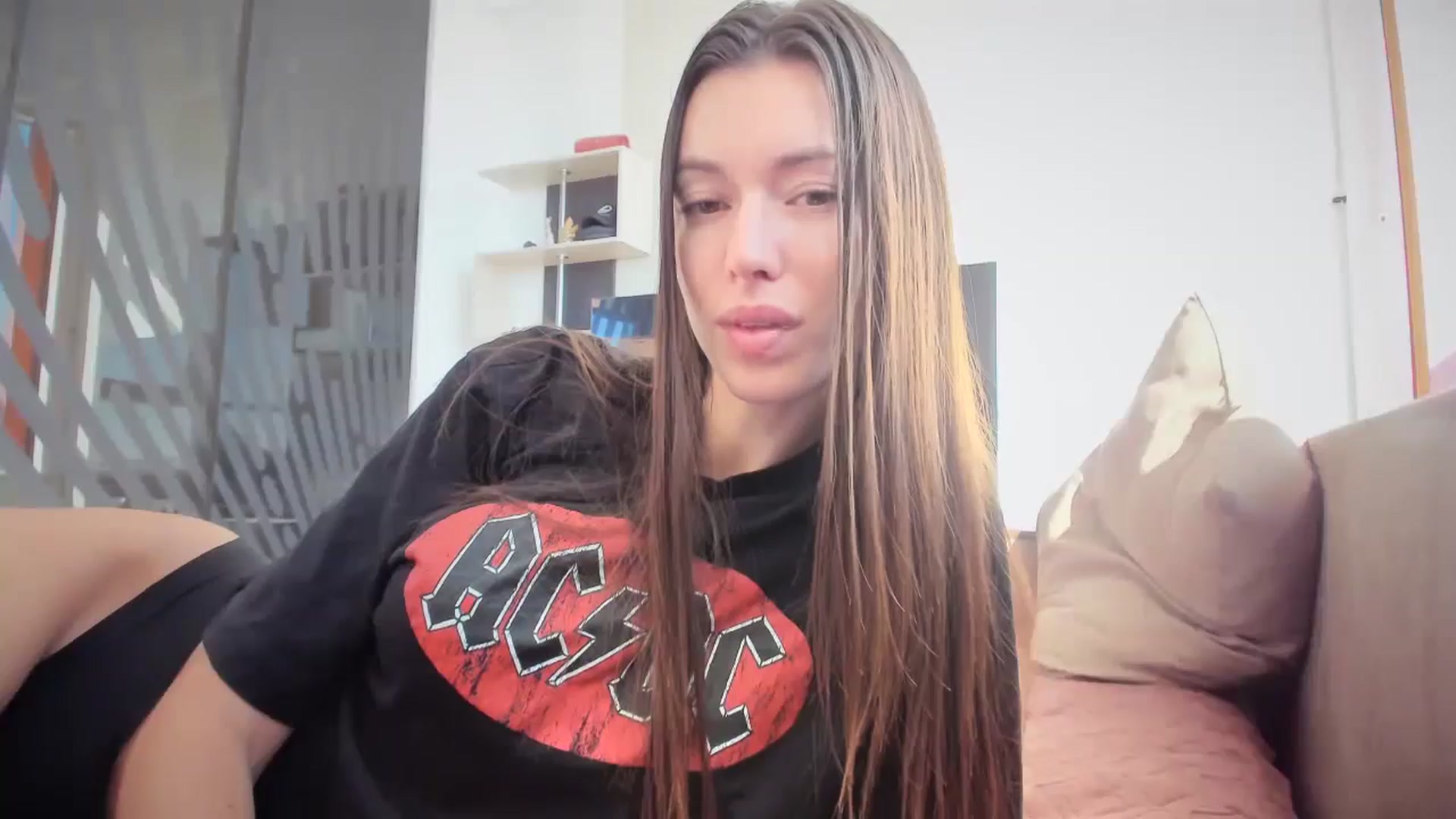 Gallery image thumbnail from laurensaenz's myfreecams stream on, 09/24/2025, 09:21 image 5 of 20