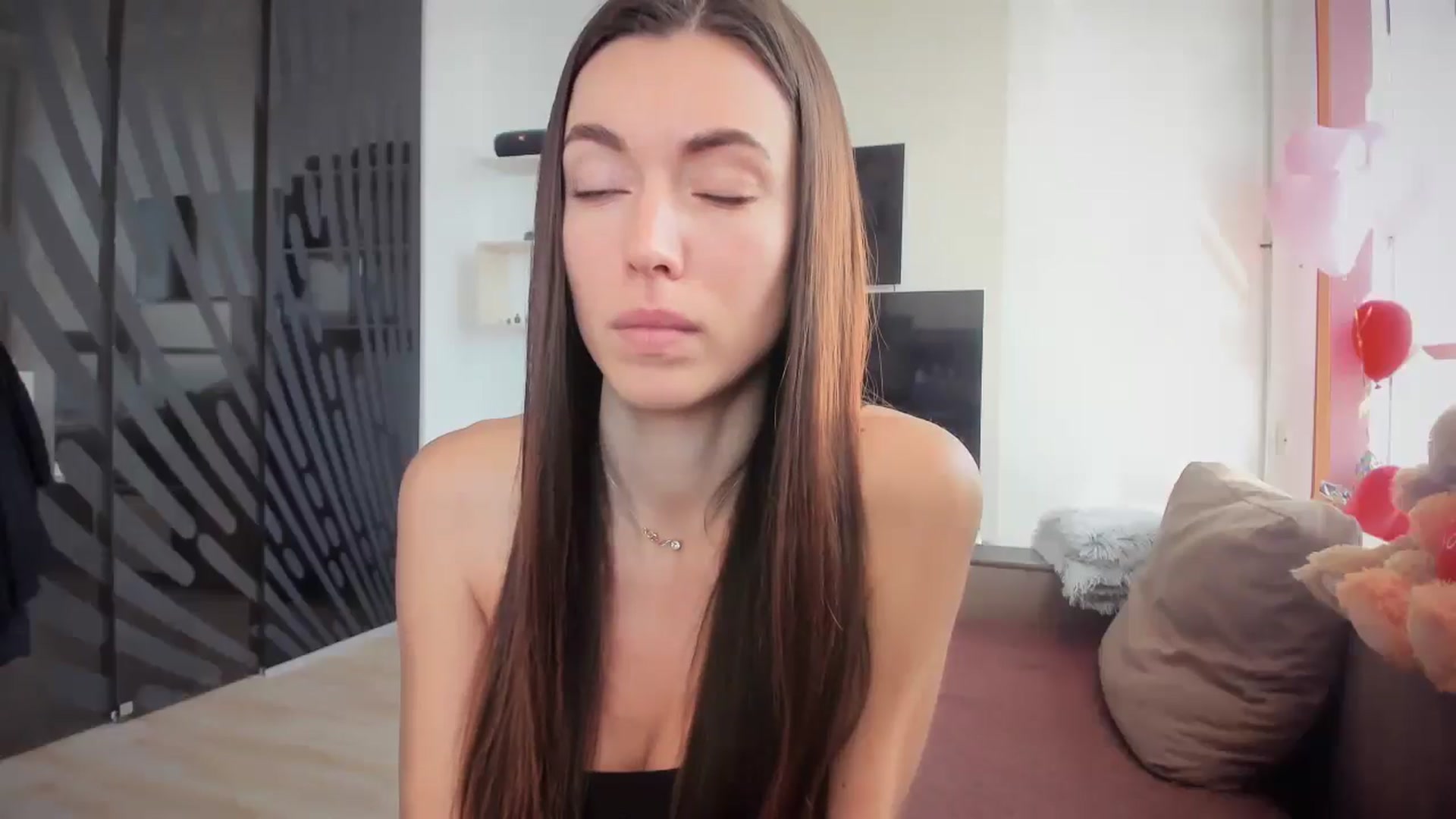 Gallery image thumbnail from laurensaenz's myfreecams stream on, 09/29/2025, 08:07 image 13 of 20