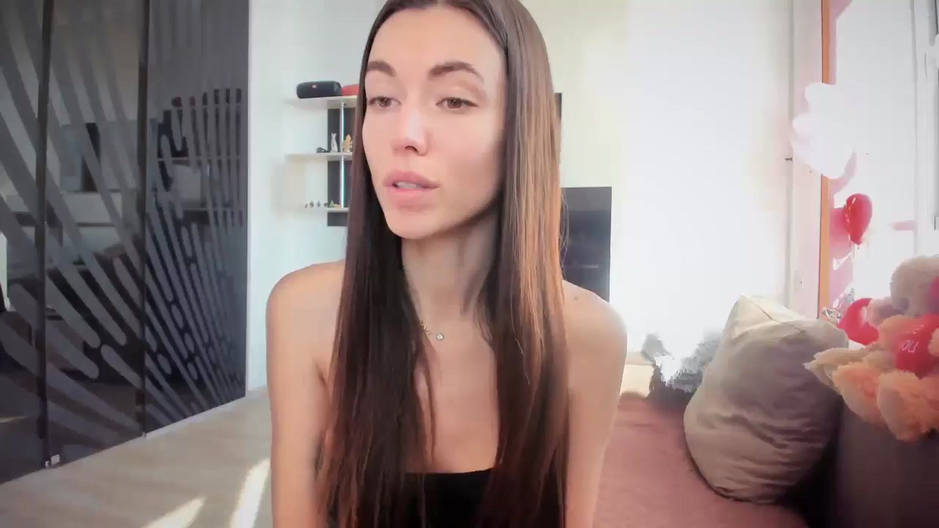 Gallery image thumbnail from laurensaenz's myfreecams stream on, 09/29/2025, 08:07 image 4 of 20