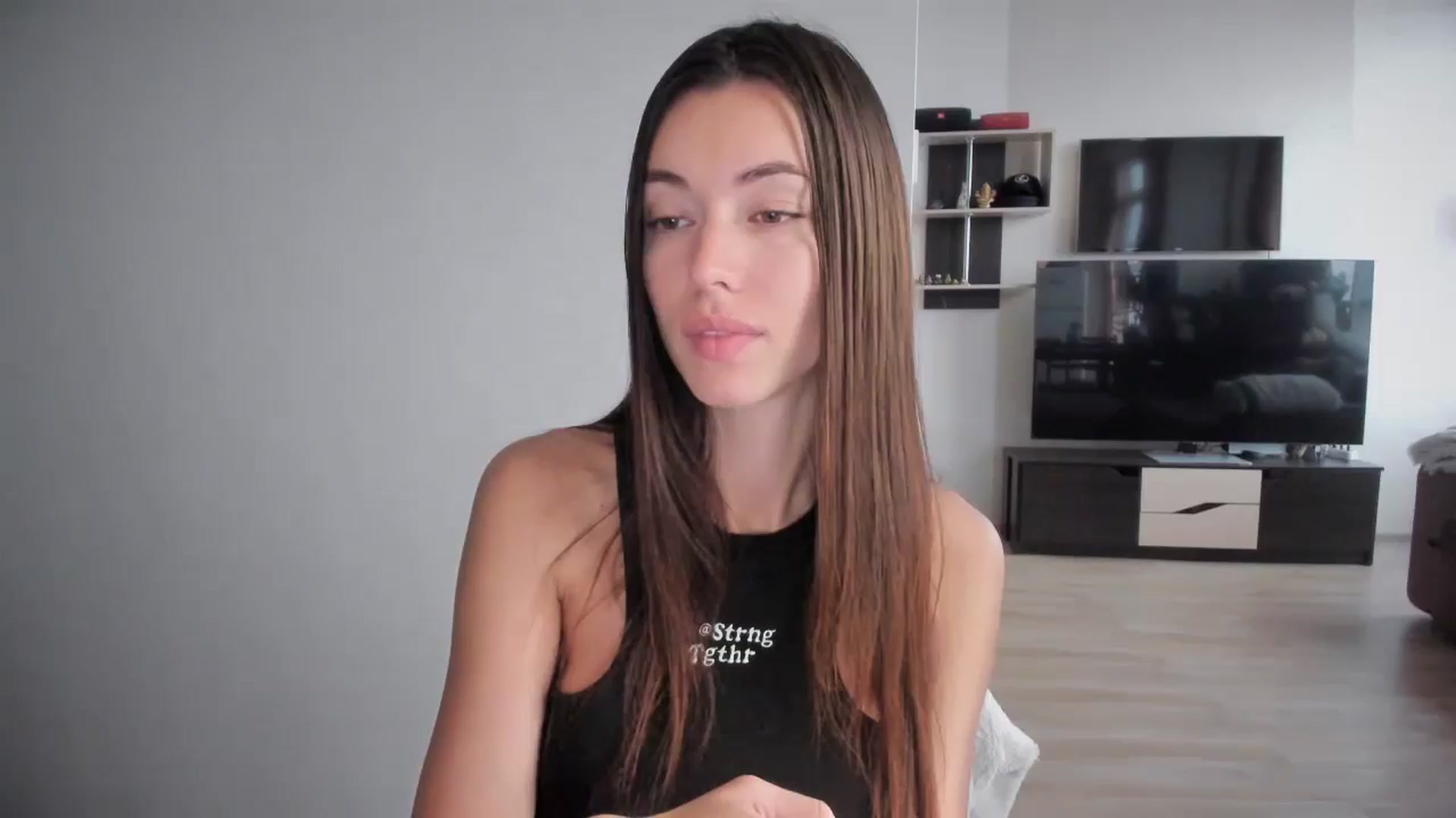Gallery image thumbnail from laurensaenz's myfreecams stream on, 09/30/2025, 06:36 image 13 of 20