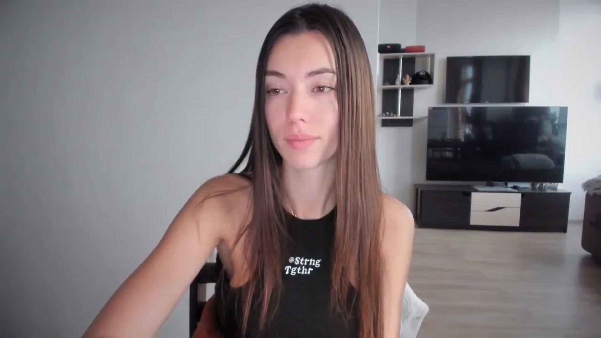 Gallery image thumbnail from laurensaenz's myfreecams stream on, 09/30/2025, 06:36 image 12 of 20