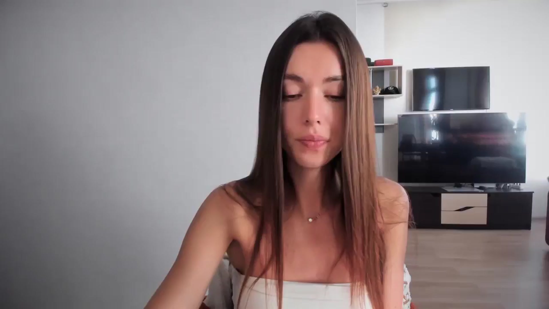 Gallery image thumbnail from laurensaenz's myfreecams stream on, 10/01/2025, 06:40 image 12 of 20