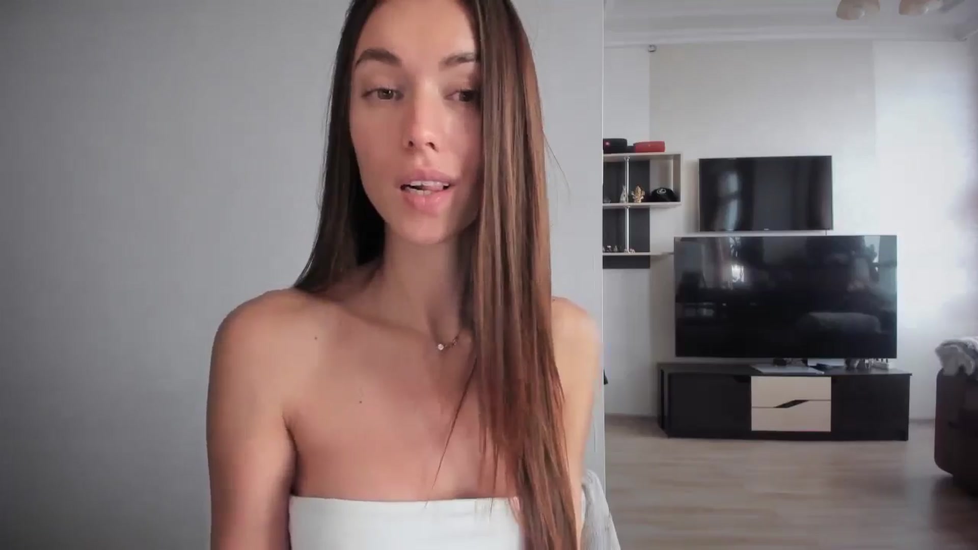 Gallery image thumbnail from laurensaenz's myfreecams stream on, 10/01/2025, 08:11 image 18 of 20
