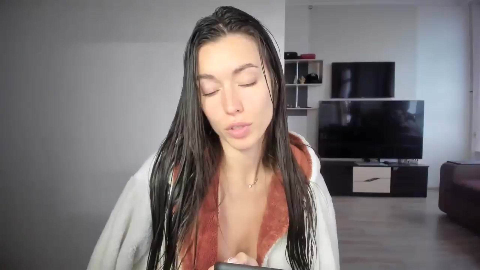 Gallery image thumbnail from laurensaenz's myfreecams stream on, 10/04/2025, 08:37 image 17 of 20