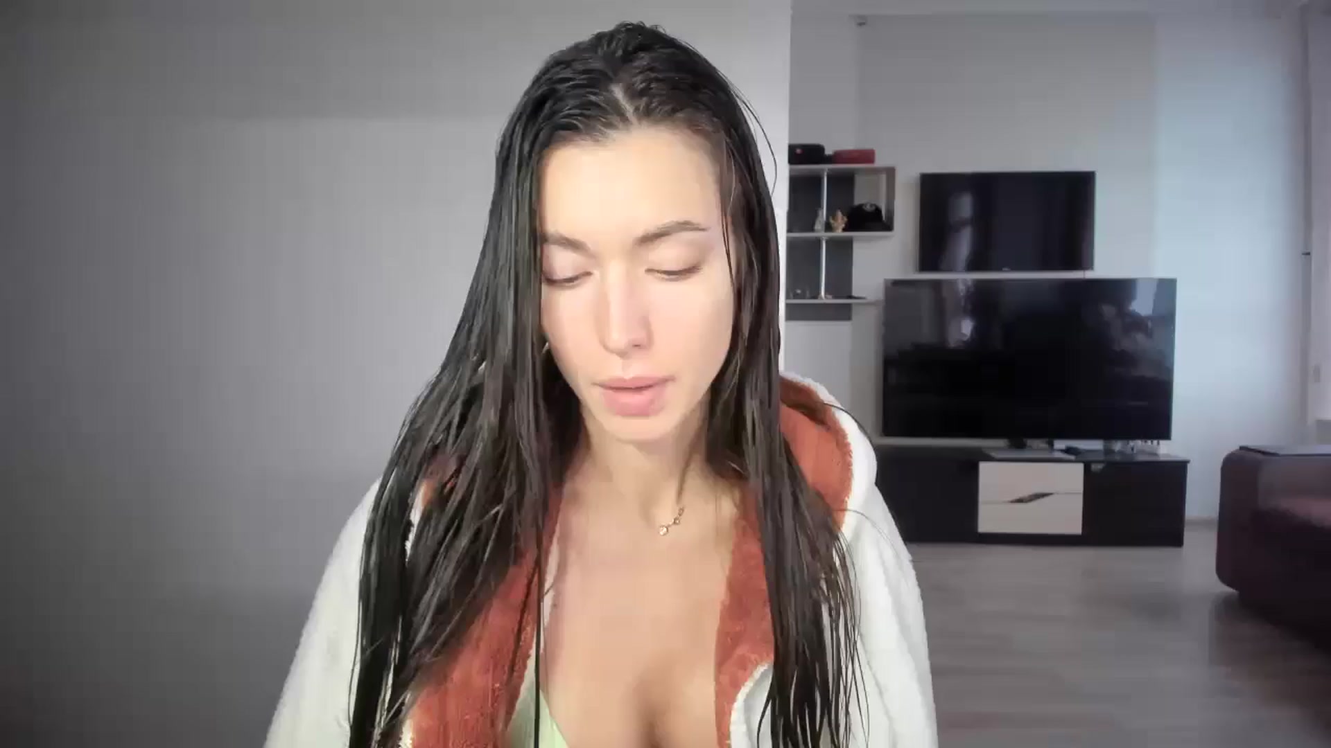 Gallery image thumbnail from laurensaenz's myfreecams stream on, 10/04/2025, 08:37 image 20 of 20