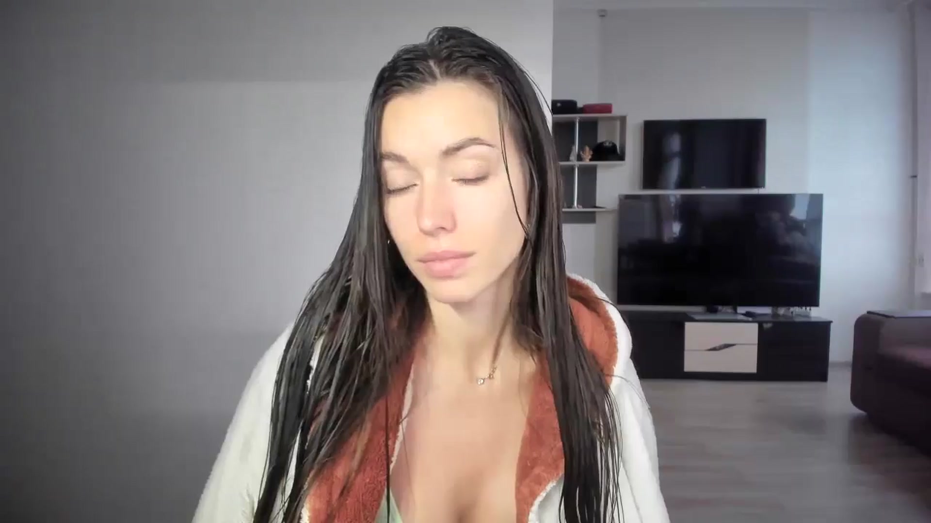 Gallery image thumbnail from laurensaenz's myfreecams stream on, 10/04/2025, 08:37 image 19 of 20