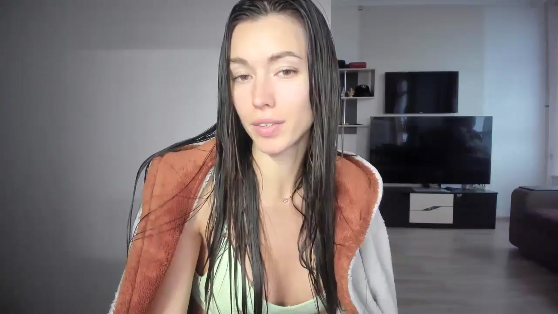 Gallery image thumbnail from laurensaenz's myfreecams stream on, 10/04/2025, 08:37 image 5 of 20