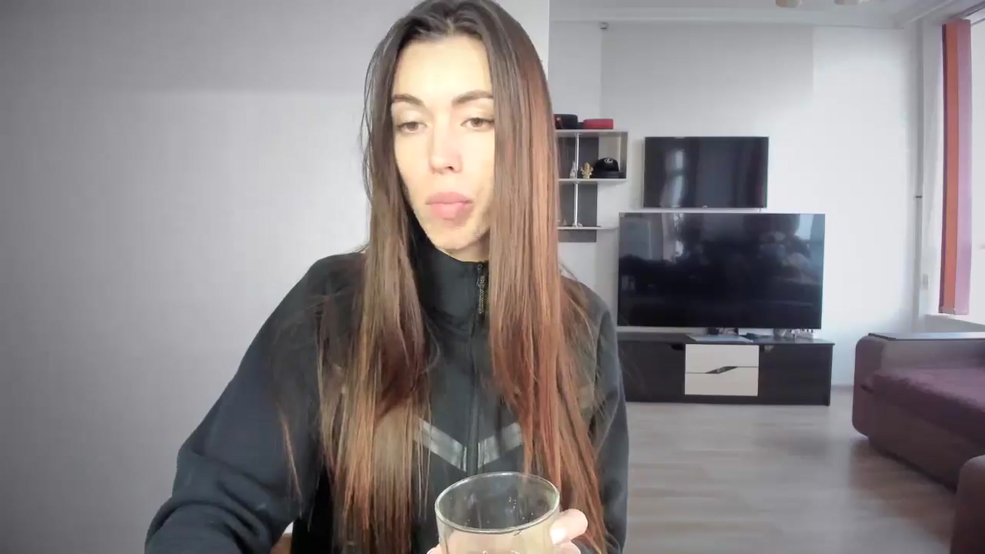 Gallery image thumbnail from laurensaenz's myfreecams stream on, 10/06/2025, 14:35 image 17 of 20