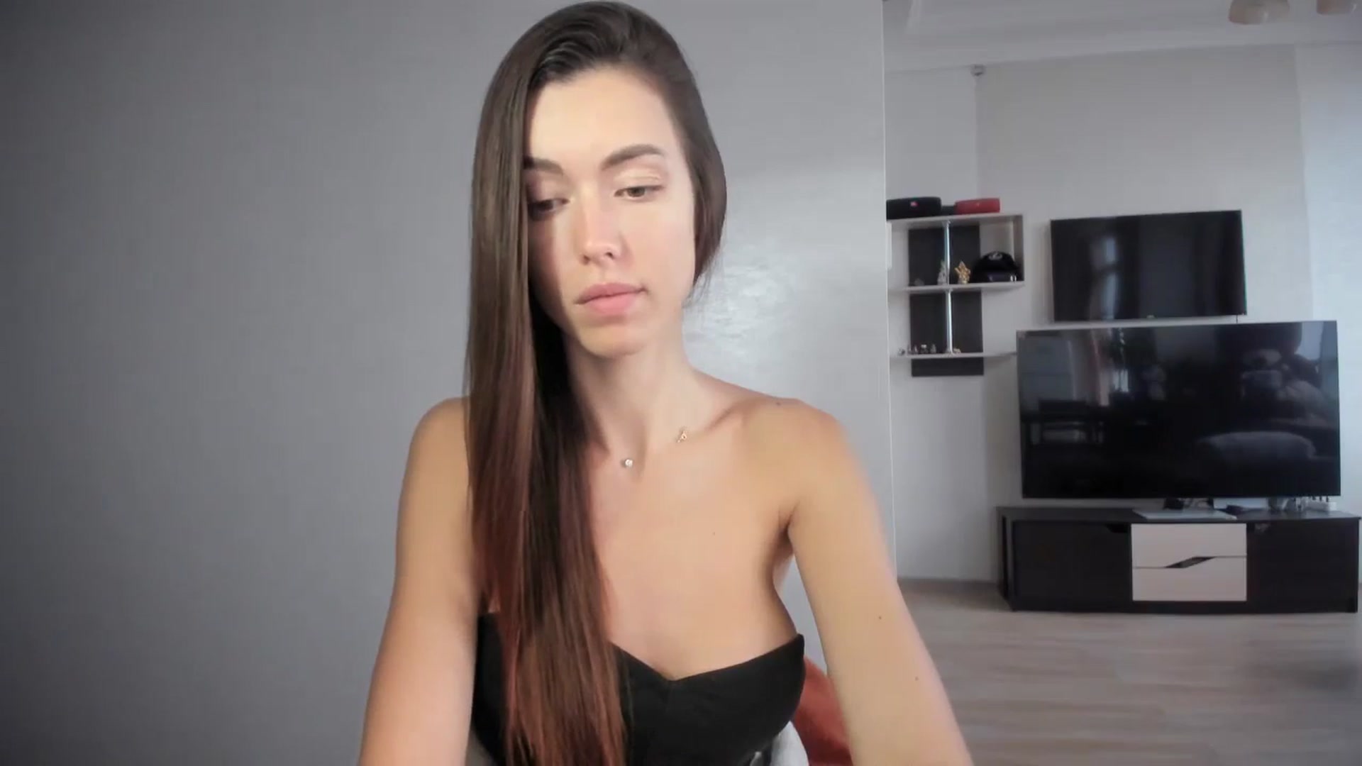 Gallery image thumbnail from laurensaenz's myfreecams stream on, 10/08/2025, 07:33 image 3 of 20