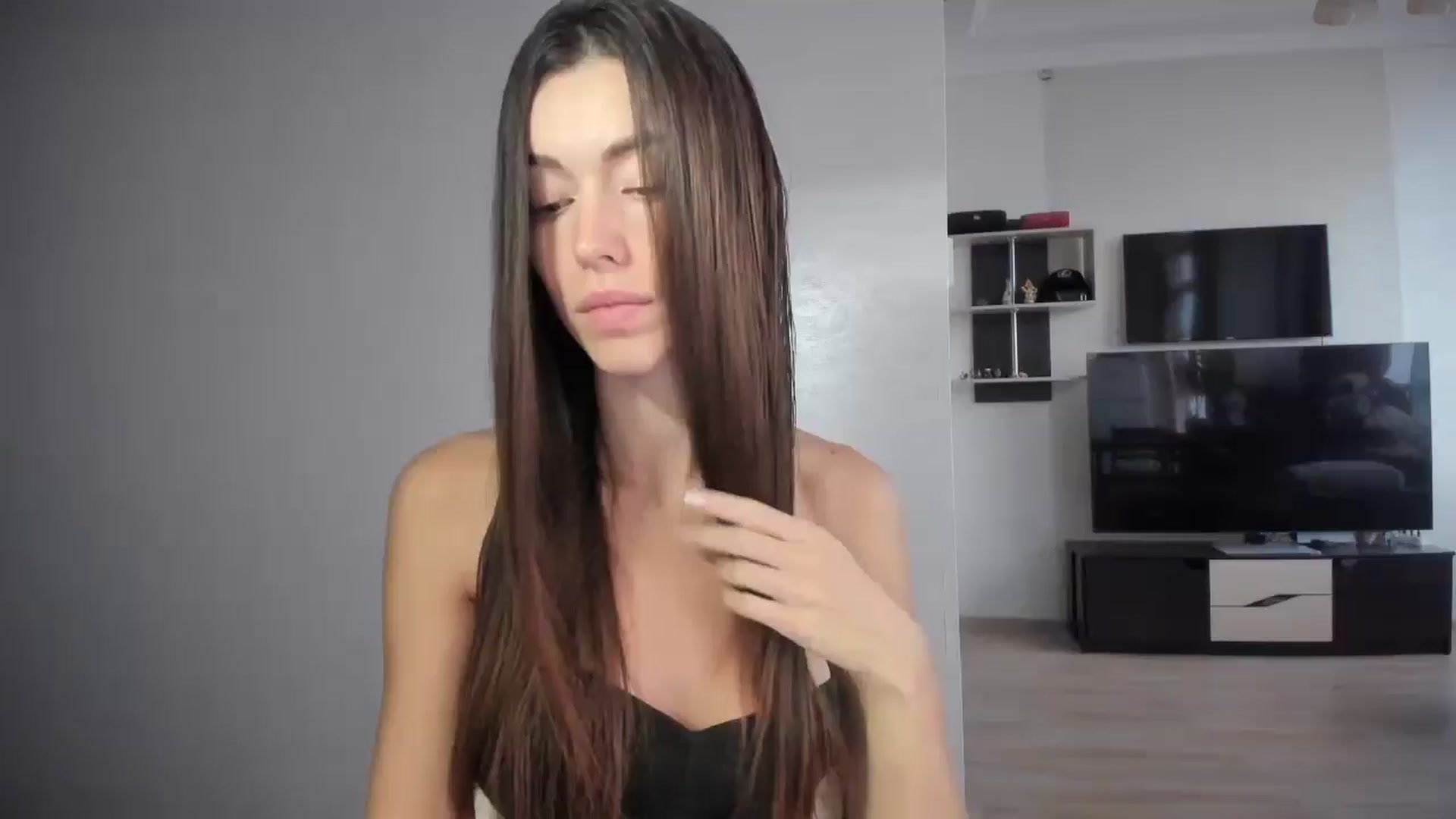 Gallery image thumbnail from laurensaenz's myfreecams stream on, 10/08/2025, 07:33 image 1 of 20