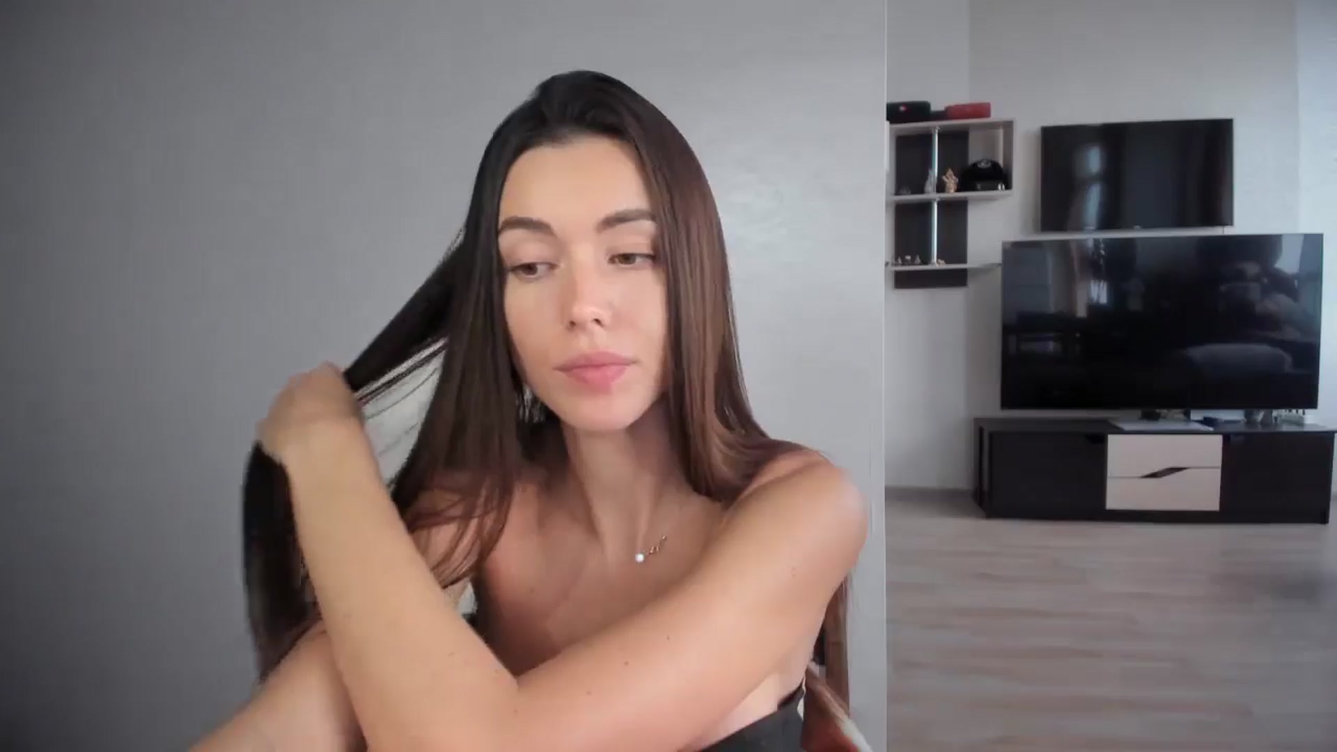 Gallery image thumbnail from laurensaenz's myfreecams stream on, 10/08/2025, 07:33 image 10 of 20