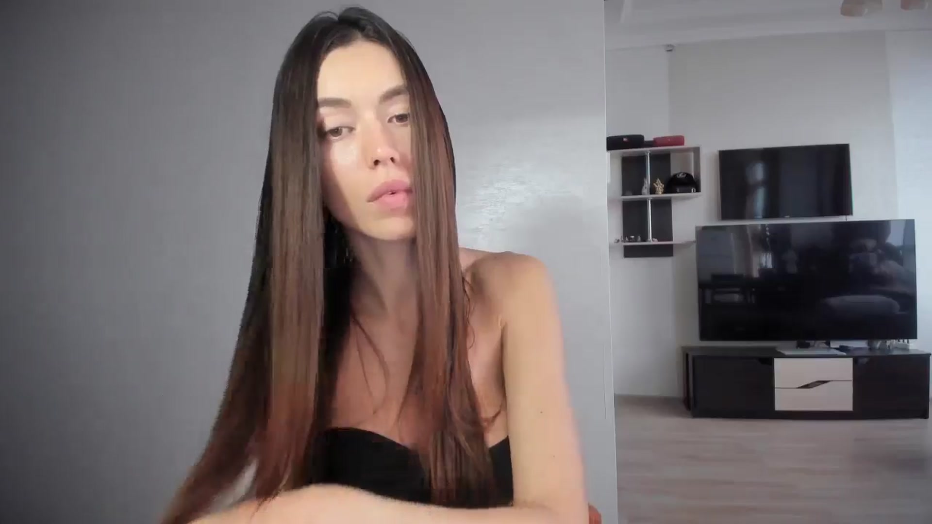 Gallery image thumbnail from laurensaenz's myfreecams stream on, 10/08/2025, 07:33 image 2 of 20