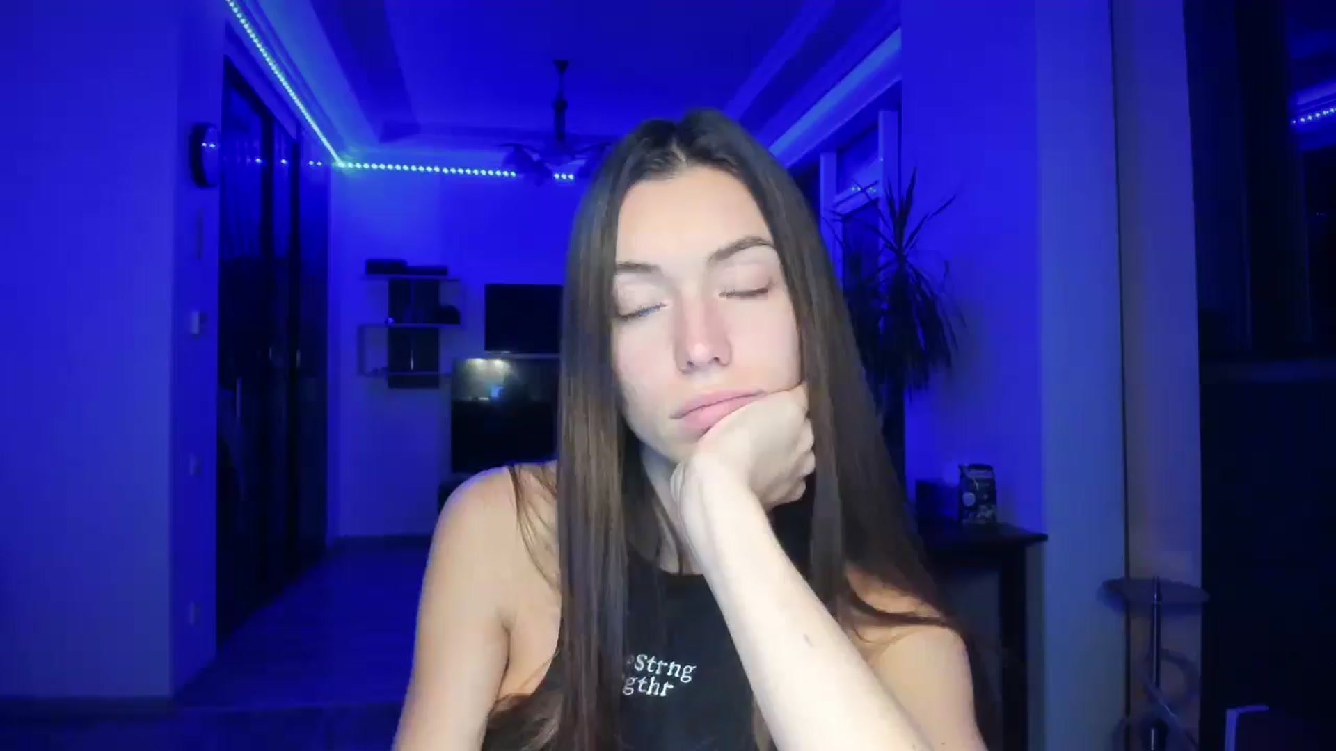 Gallery image thumbnail from laurensaenz's myfreecams stream on, 10/10/2025, 20:18 image 3 of 20