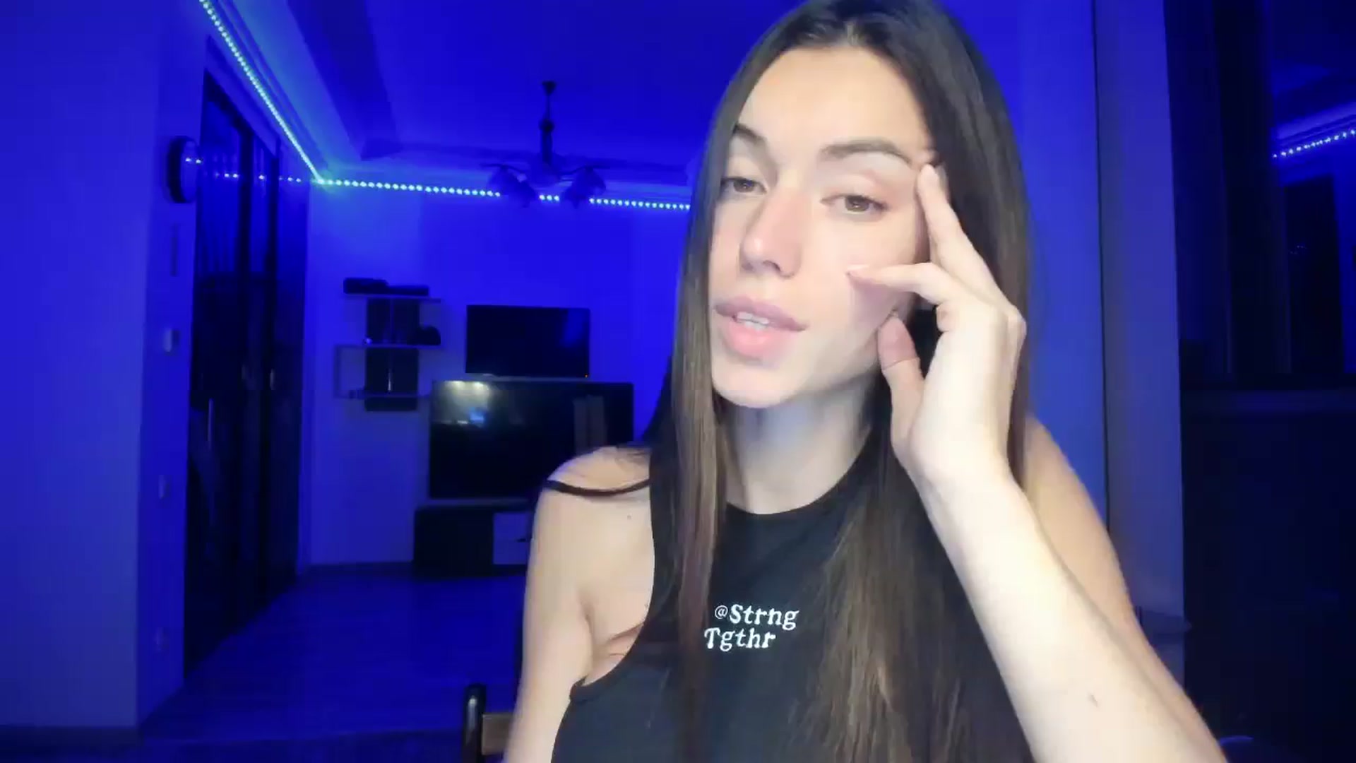 Gallery image thumbnail from laurensaenz's myfreecams stream on, 10/10/2025, 20:18 image 1 of 20