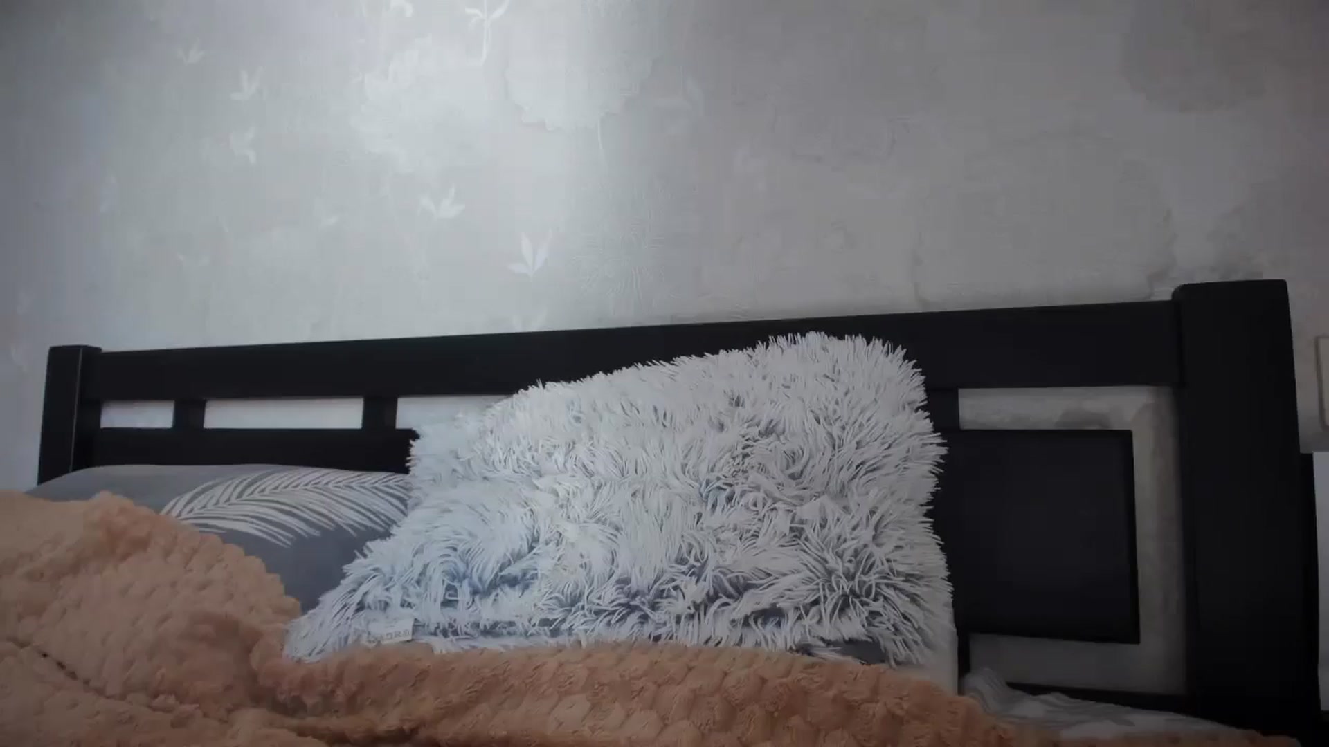 Gallery image thumbnail from laurensaenz's myfreecams stream on, 10/14/2025, 06:52 image 11 of 20
