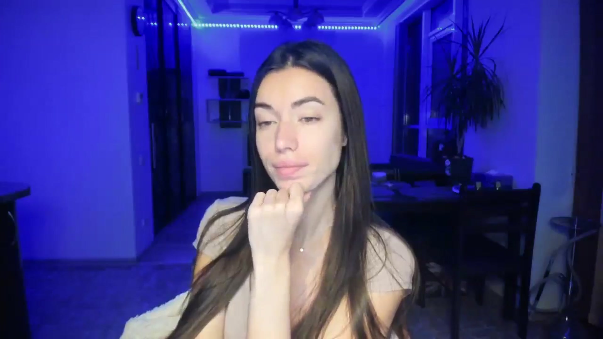Gallery image thumbnail from laurensaenz's myfreecams stream on, 10/16/2025, 03:51 image 6 of 20