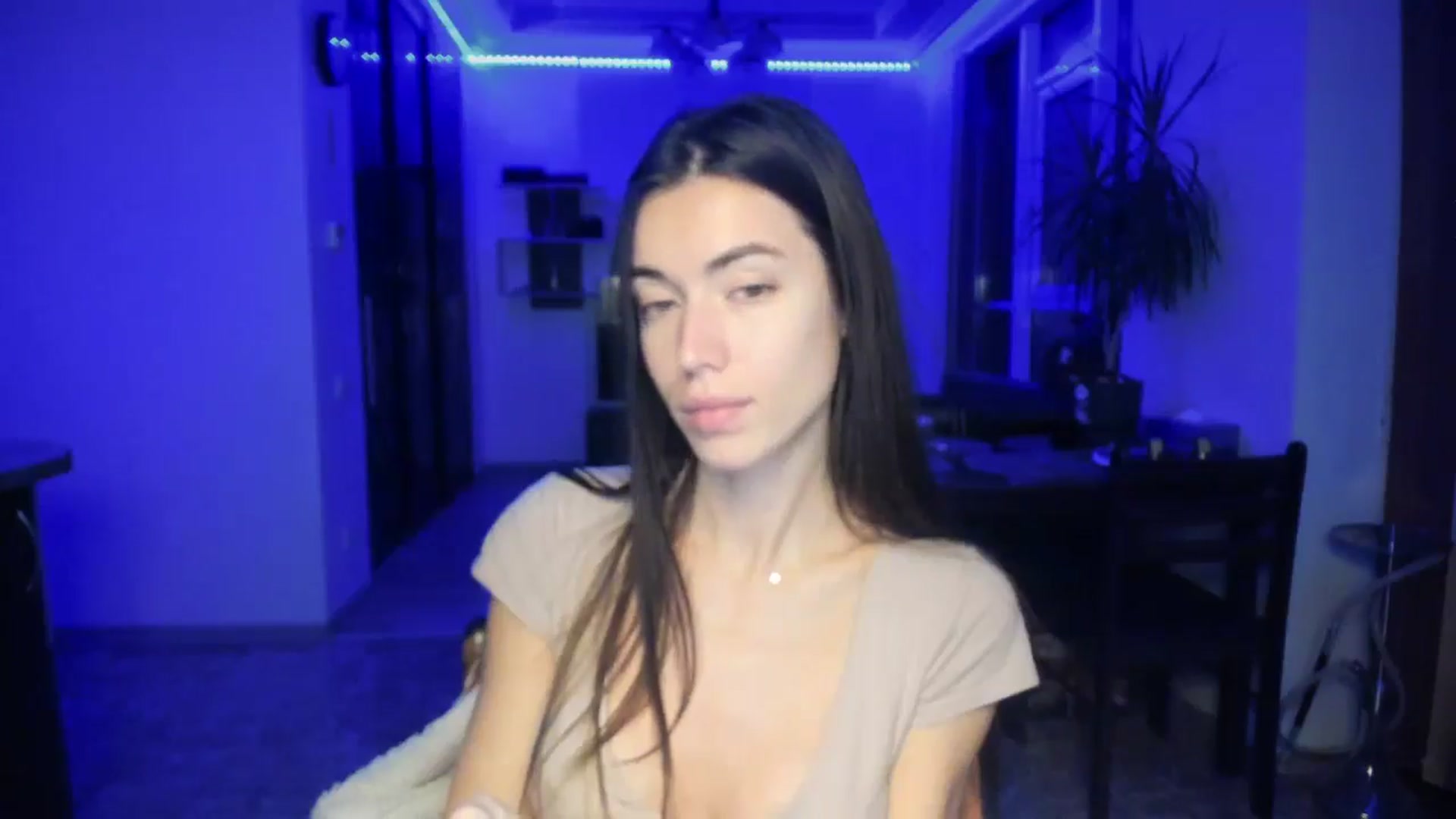 Gallery image thumbnail from laurensaenz's myfreecams stream on, 10/16/2025, 03:51 image 11 of 20
