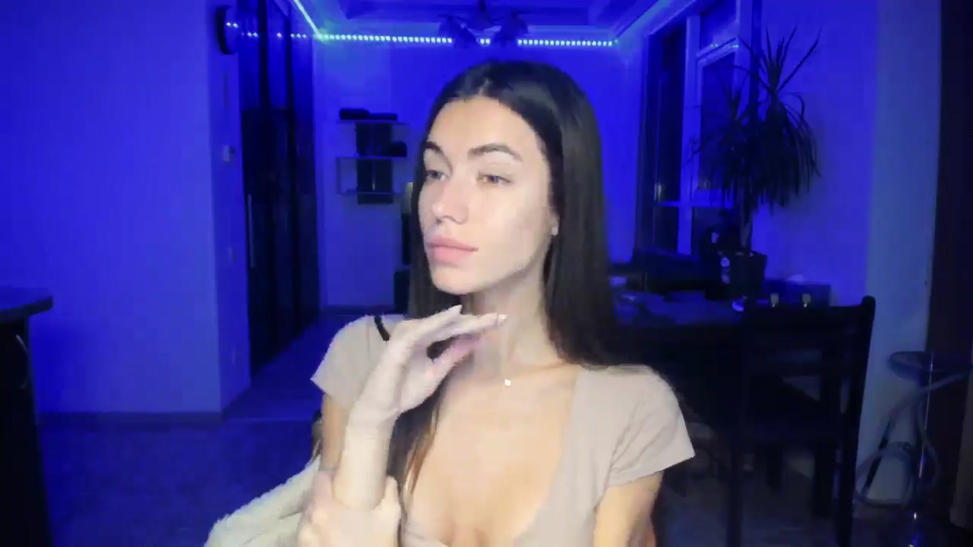 Gallery image thumbnail from laurensaenz's myfreecams stream on, 10/16/2025, 03:51 image 12 of 20