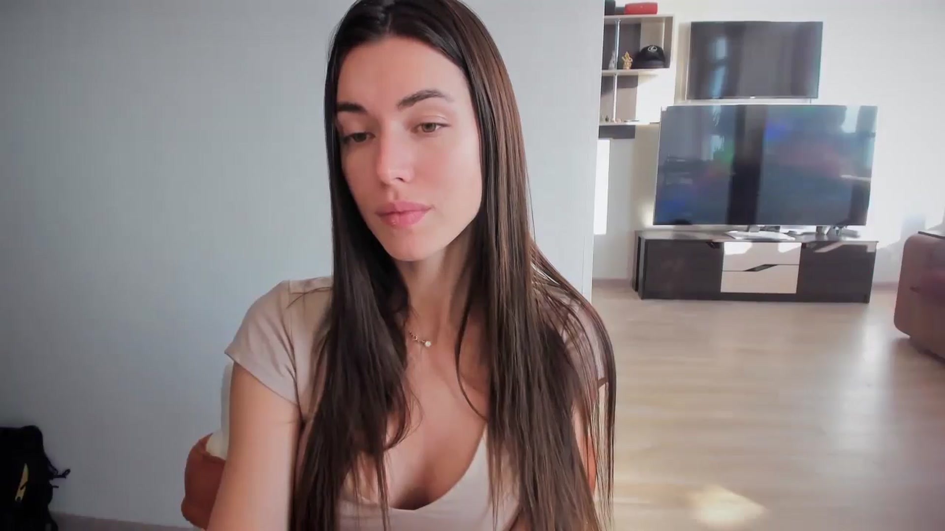 Gallery image thumbnail from laurensaenz's myfreecams stream on, 10/16/2025, 06:53 image 6 of 20