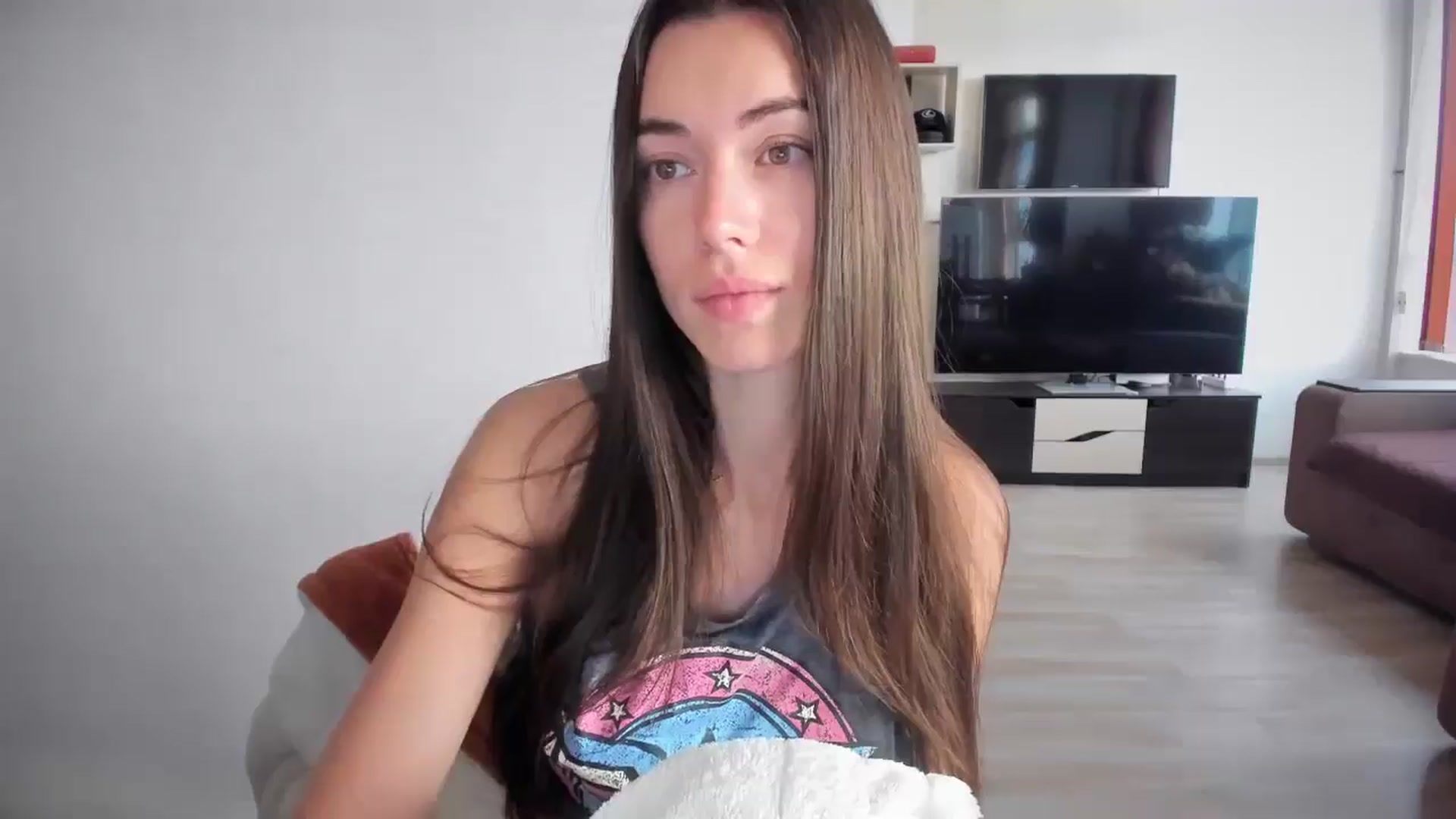 Gallery image thumbnail from laurensaenz's myfreecams stream on, 10/19/2025, 05:58 image 4 of 20