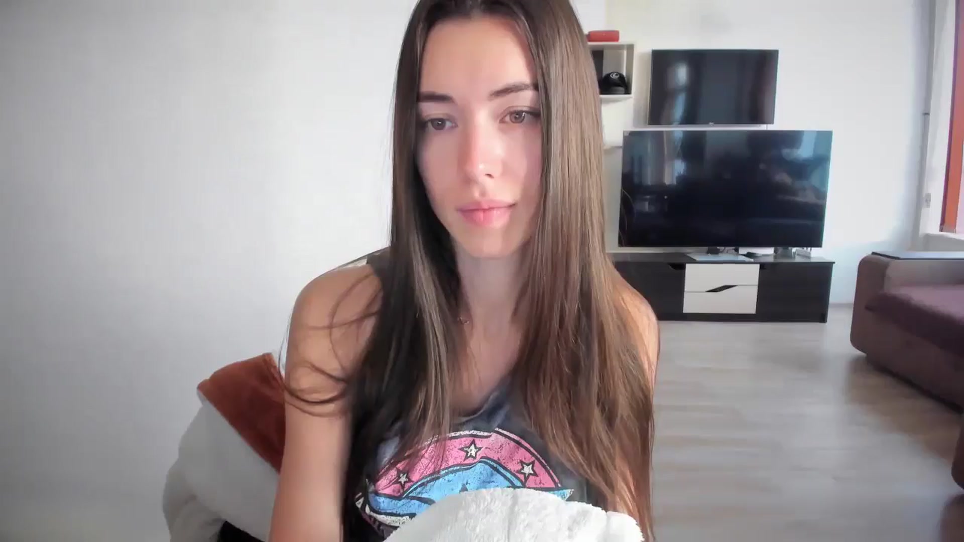 Gallery image thumbnail from laurensaenz's myfreecams stream on, 10/19/2025, 05:58 image 3 of 20