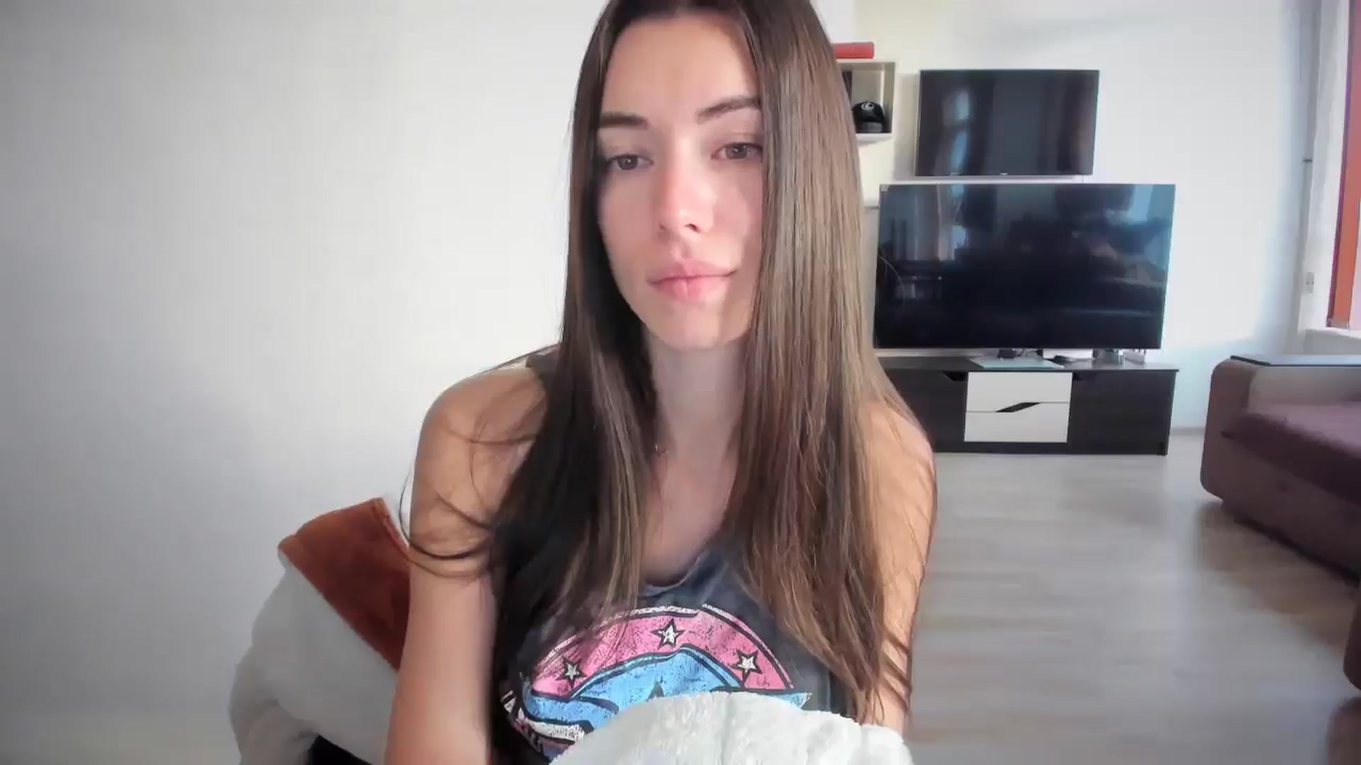 Gallery image thumbnail from laurensaenz's myfreecams stream on, 10/19/2025, 05:58 image 2 of 20