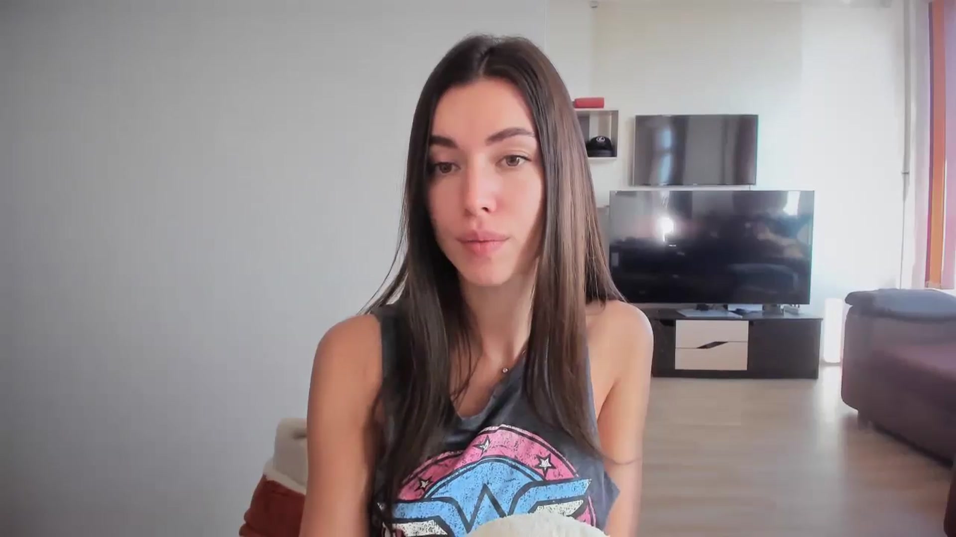 Gallery image thumbnail from laurensaenz's myfreecams stream on, 10/19/2025, 08:21 image 10 of 20