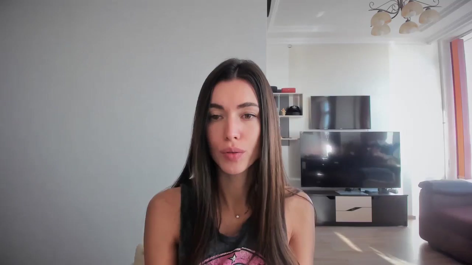 Gallery image thumbnail from laurensaenz's myfreecams stream on, 10/19/2025, 08:21 image 3 of 20