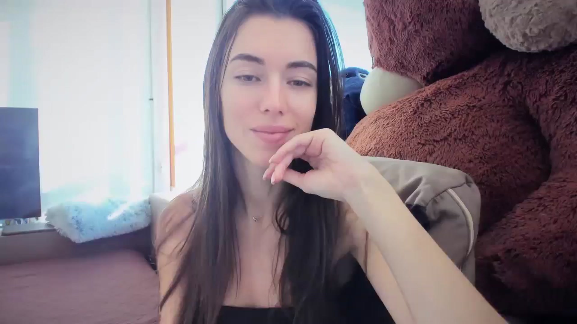 Gallery image thumbnail from laurensaenz's myfreecams stream on, 10/20/2025, 06:33 image 13 of 20