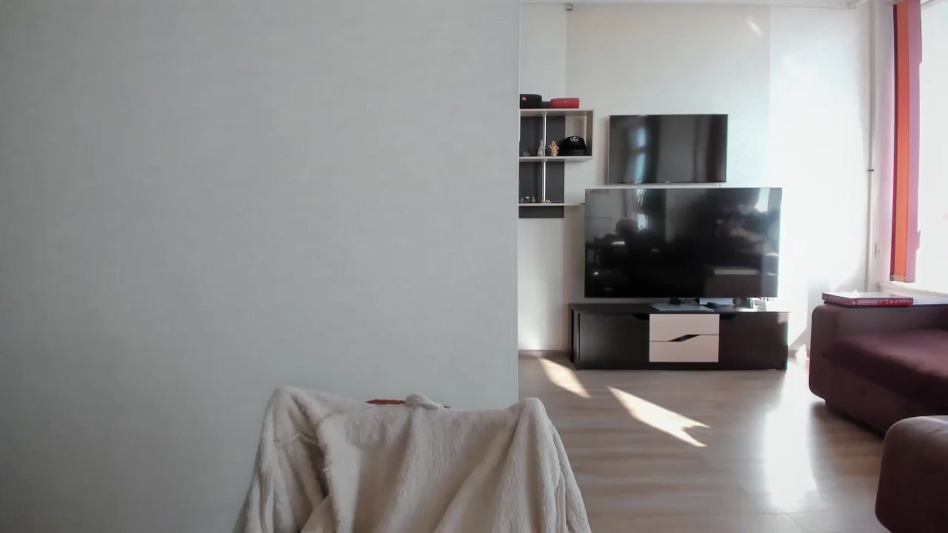 Gallery image thumbnail from laurensaenz's myfreecams stream on, 10/21/2025, 07:22 image 14 of 20