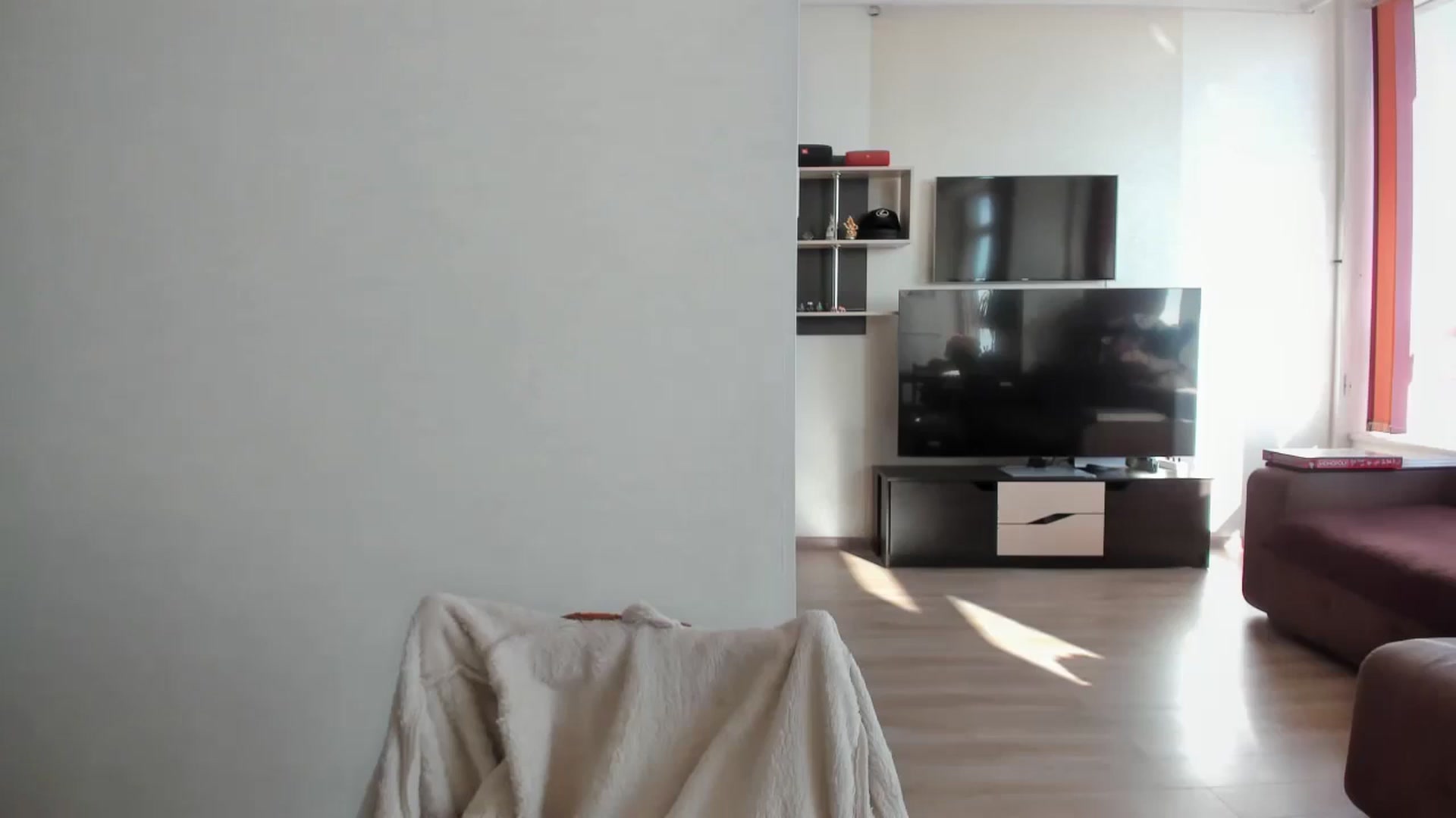 Gallery image thumbnail from laurensaenz's myfreecams stream on, 10/21/2025, 07:22 image 16 of 20