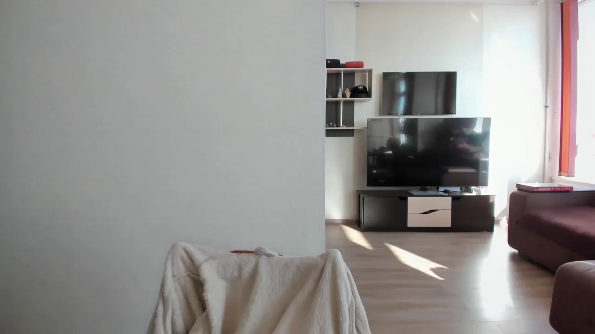 Gallery image thumbnail from laurensaenz's myfreecams stream on, 10/21/2025, 07:22 image 15 of 20