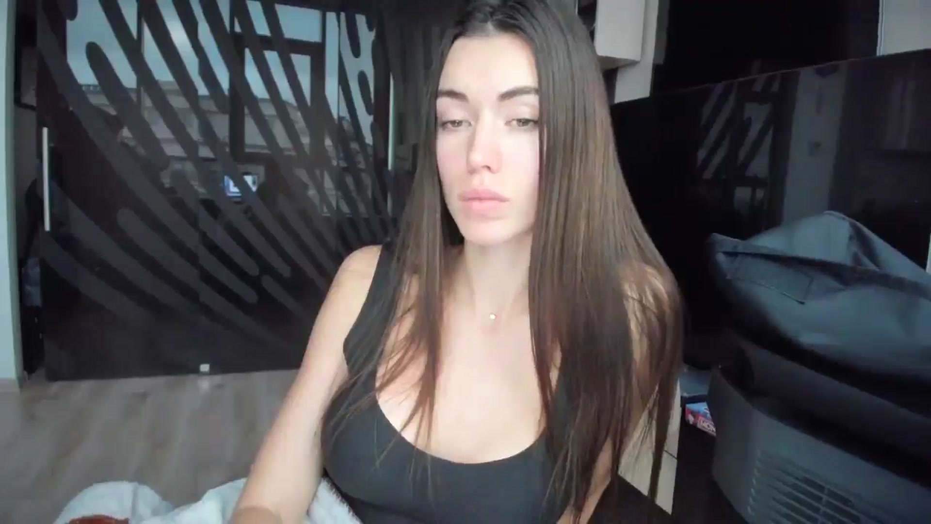 Gallery image thumbnail from laurensaenz's myfreecams stream on, 10/23/2025, 15:21 image 10 of 20