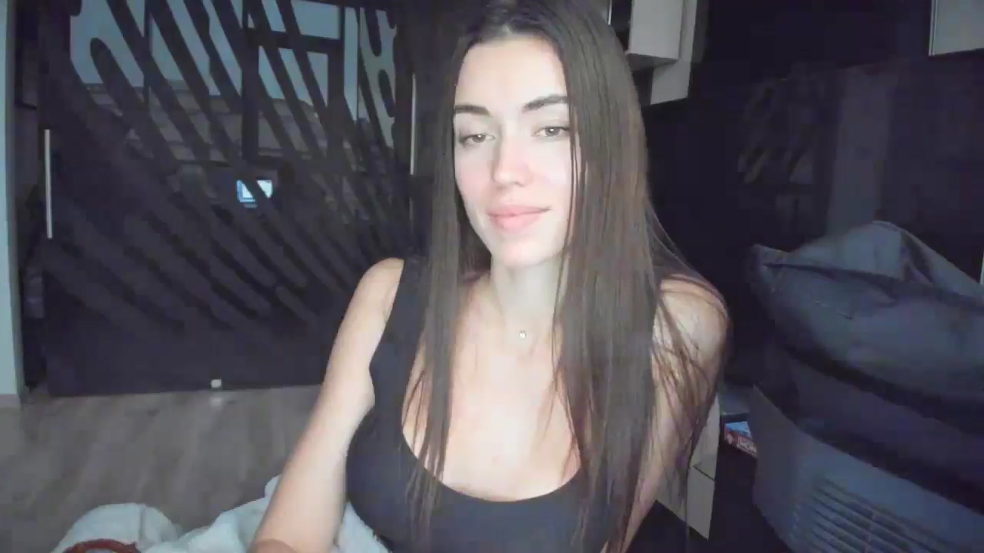 Gallery image thumbnail from laurensaenz's myfreecams stream on, 10/23/2025, 15:21 image 14 of 20