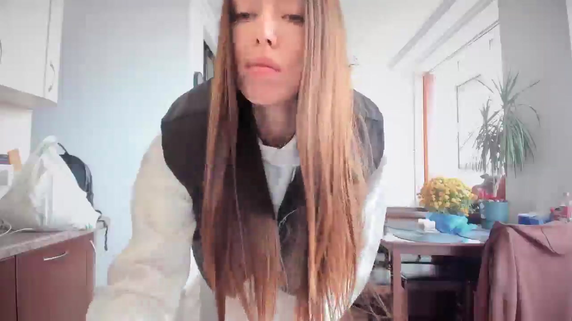 Gallery image thumbnail from laurensaenz's myfreecams stream on, 10/31/2025, 08:48 image 20 of 20