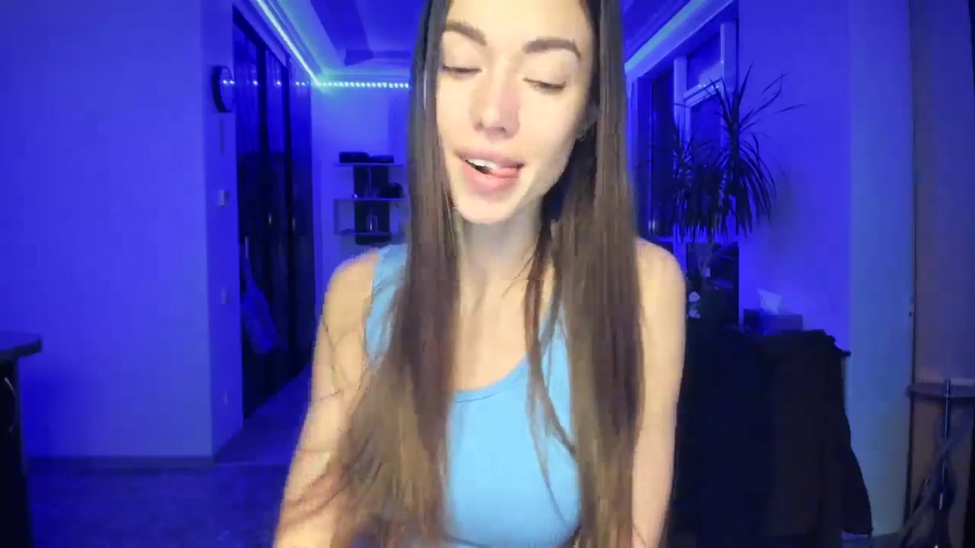 Gallery image thumbnail from laurensaenz's myfreecams stream on, 11/06/2025, 02:42 image 4 of 20