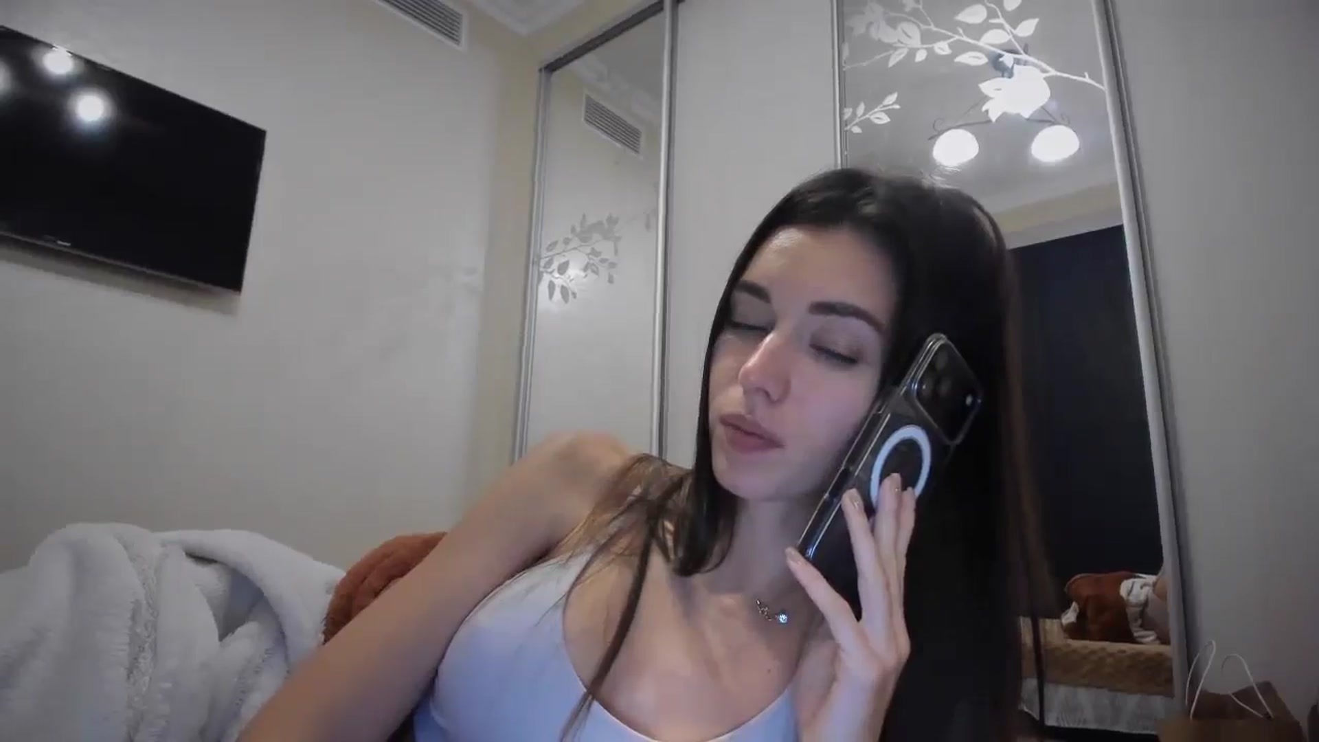 Gallery image thumbnail from laurensaenz's myfreecams stream on, 11/08/2025, 17:18 image 5 of 20