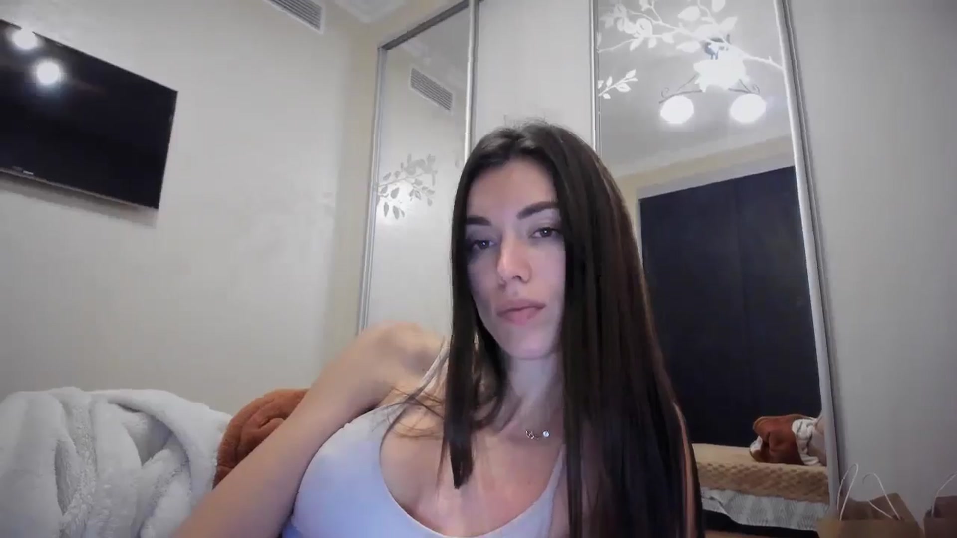 Gallery image thumbnail from laurensaenz's myfreecams stream on, 11/08/2025, 17:18 image 13 of 20