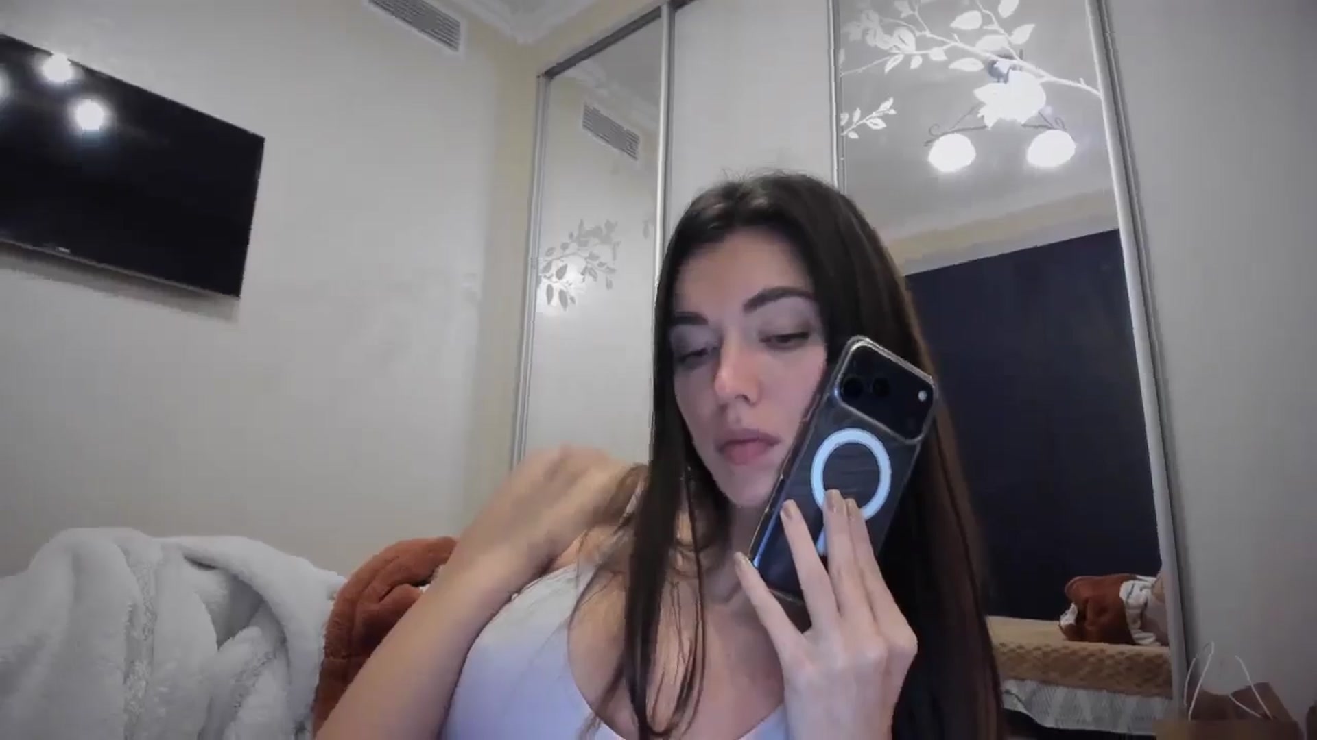 Gallery image thumbnail from laurensaenz's myfreecams stream on, 11/08/2025, 17:18 image 6 of 20