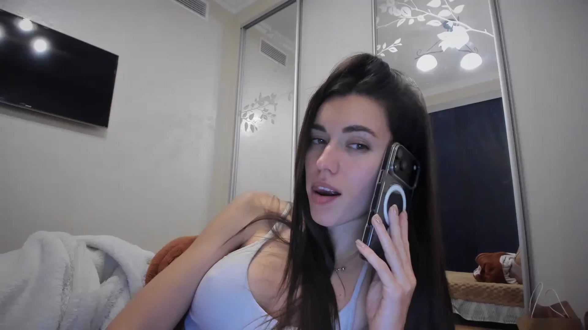 Gallery image thumbnail from laurensaenz's myfreecams stream on, 11/08/2025, 17:18 image 3 of 20