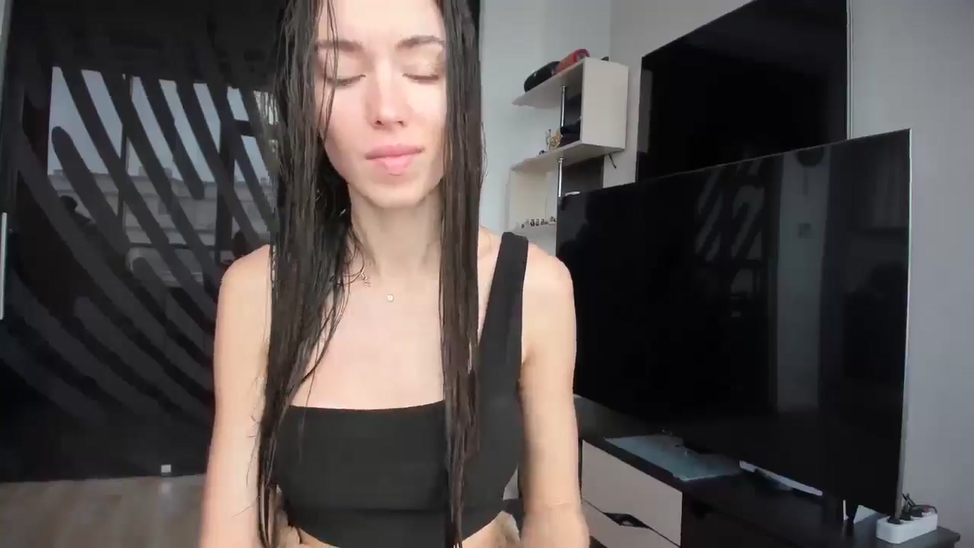 Gallery image thumbnail from laurensaenz's myfreecams stream on, 11/10/2025, 07:22 image 14 of 20