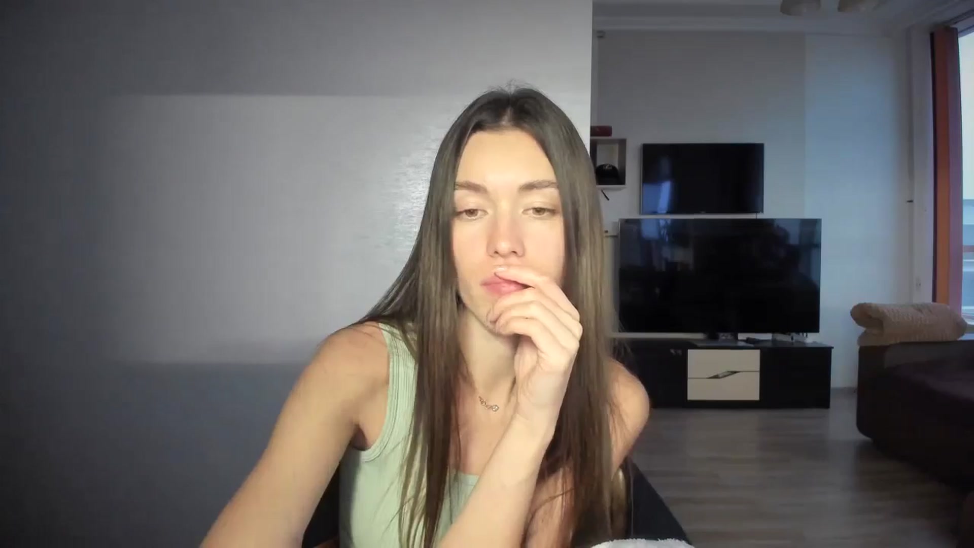 Gallery image thumbnail from laurensaenz's myfreecams stream on, 11/10/2025, 14:32 image 7 of 20
