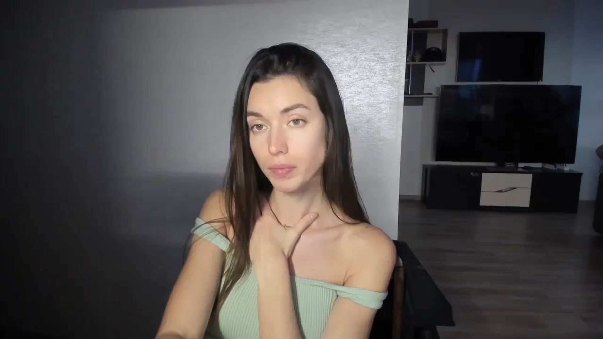 Gallery image thumbnail from laurensaenz's myfreecams stream on, 11/10/2025, 14:32 image 19 of 20