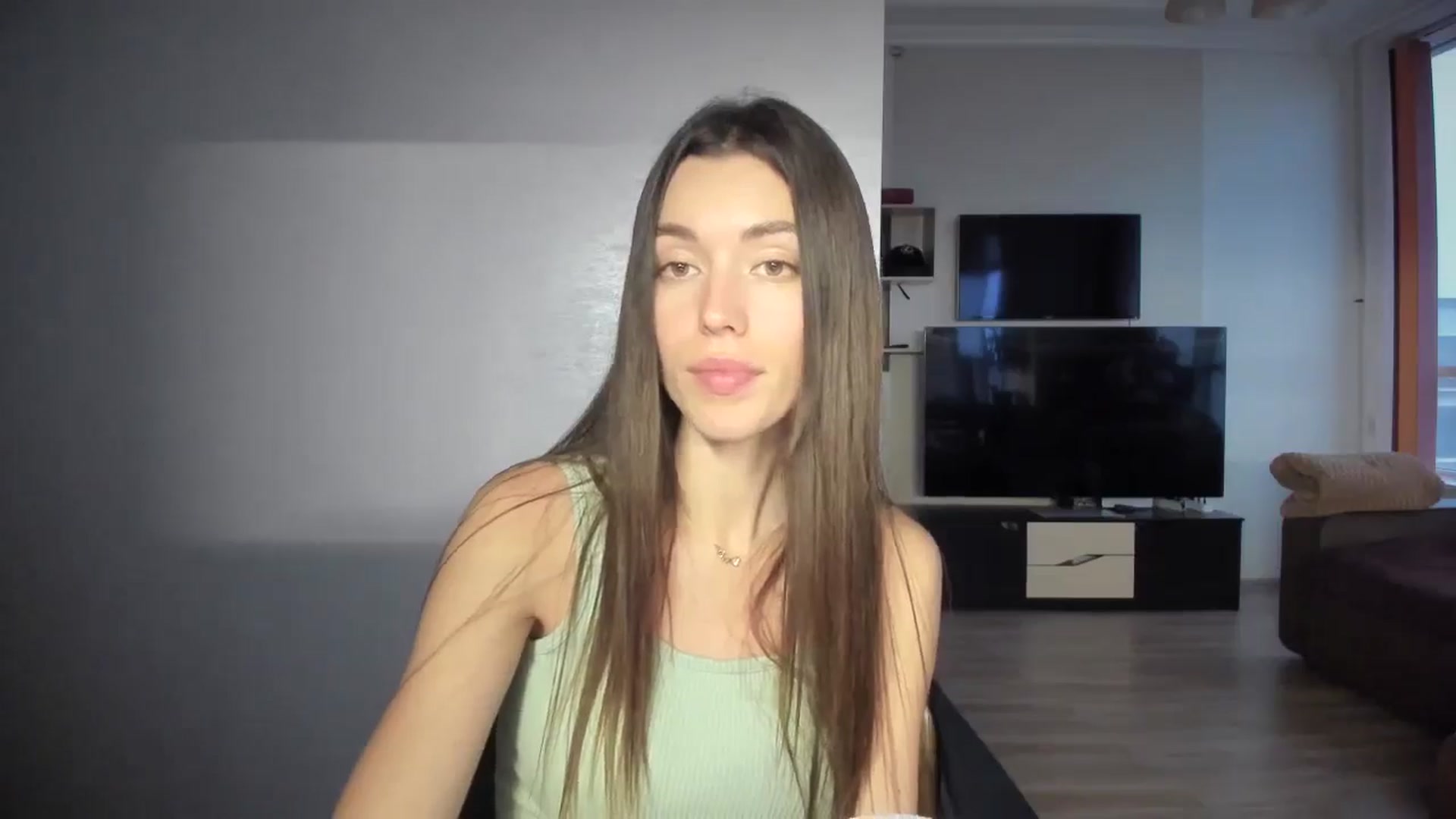 Gallery image thumbnail from laurensaenz's myfreecams stream on, 11/10/2025, 14:32 image 10 of 20