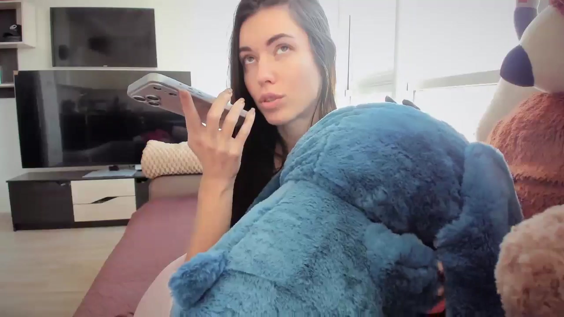 Gallery image thumbnail from laurensaenz's myfreecams stream on, 11/12/2025, 09:31 image 10 of 20