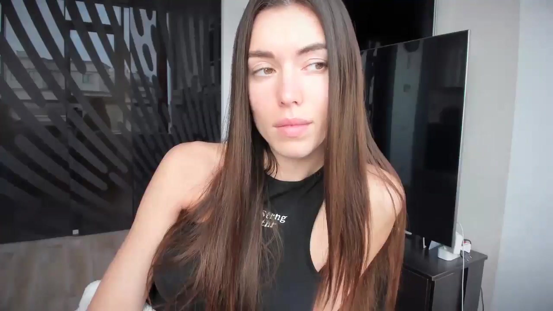 Gallery image thumbnail from laurensaenz's myfreecams stream on, 11/13/2025, 09:45 image 7 of 20