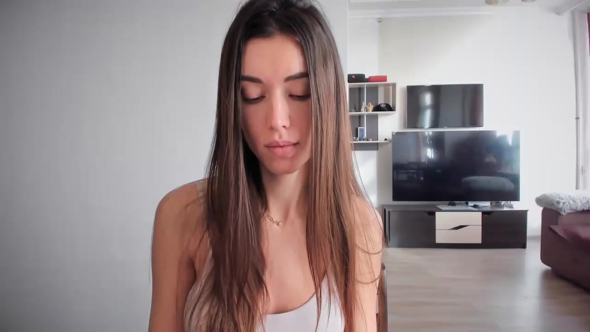 Gallery image thumbnail from laurensaenz's myfreecams stream on, 11/15/2025, 07:36 image 11 of 20