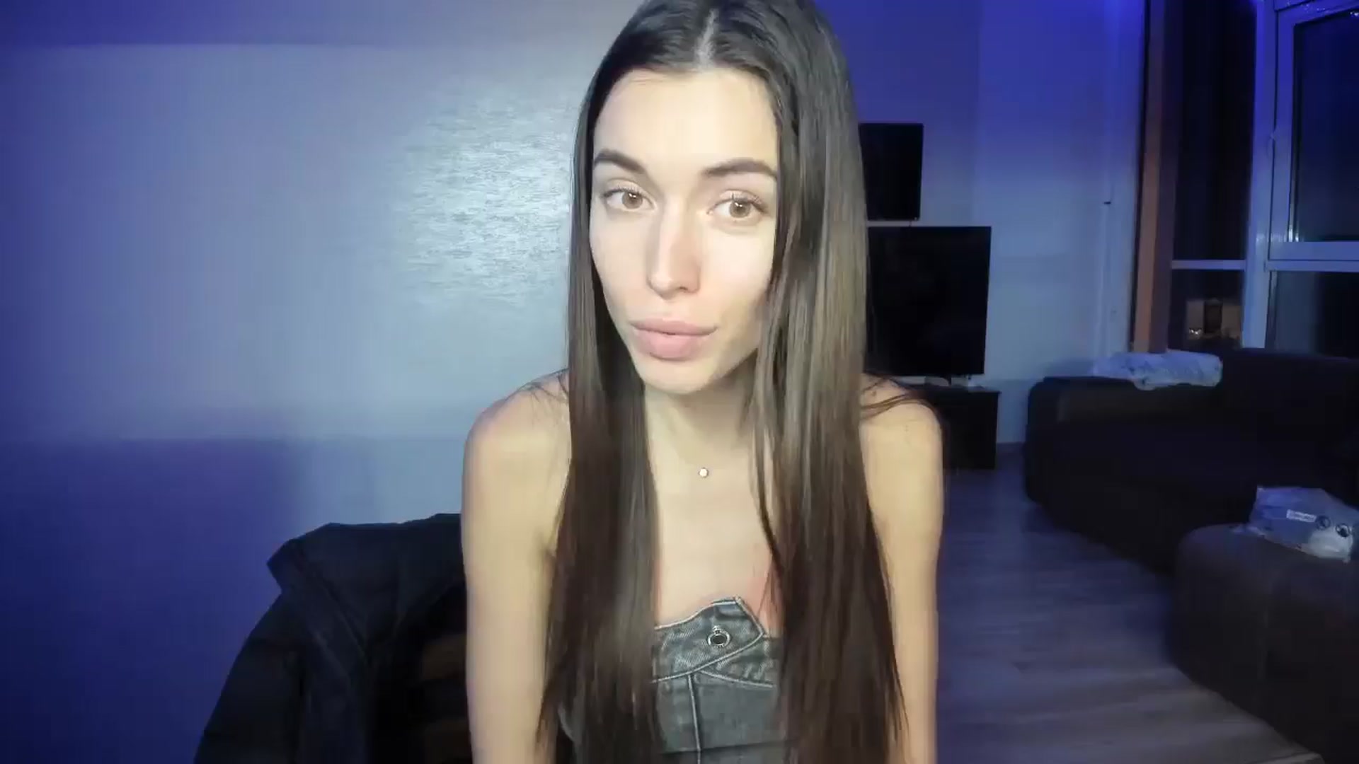 Gallery image thumbnail from laurensaenz's myfreecams stream on, 11/18/2025, 15:28 image 14 of 20