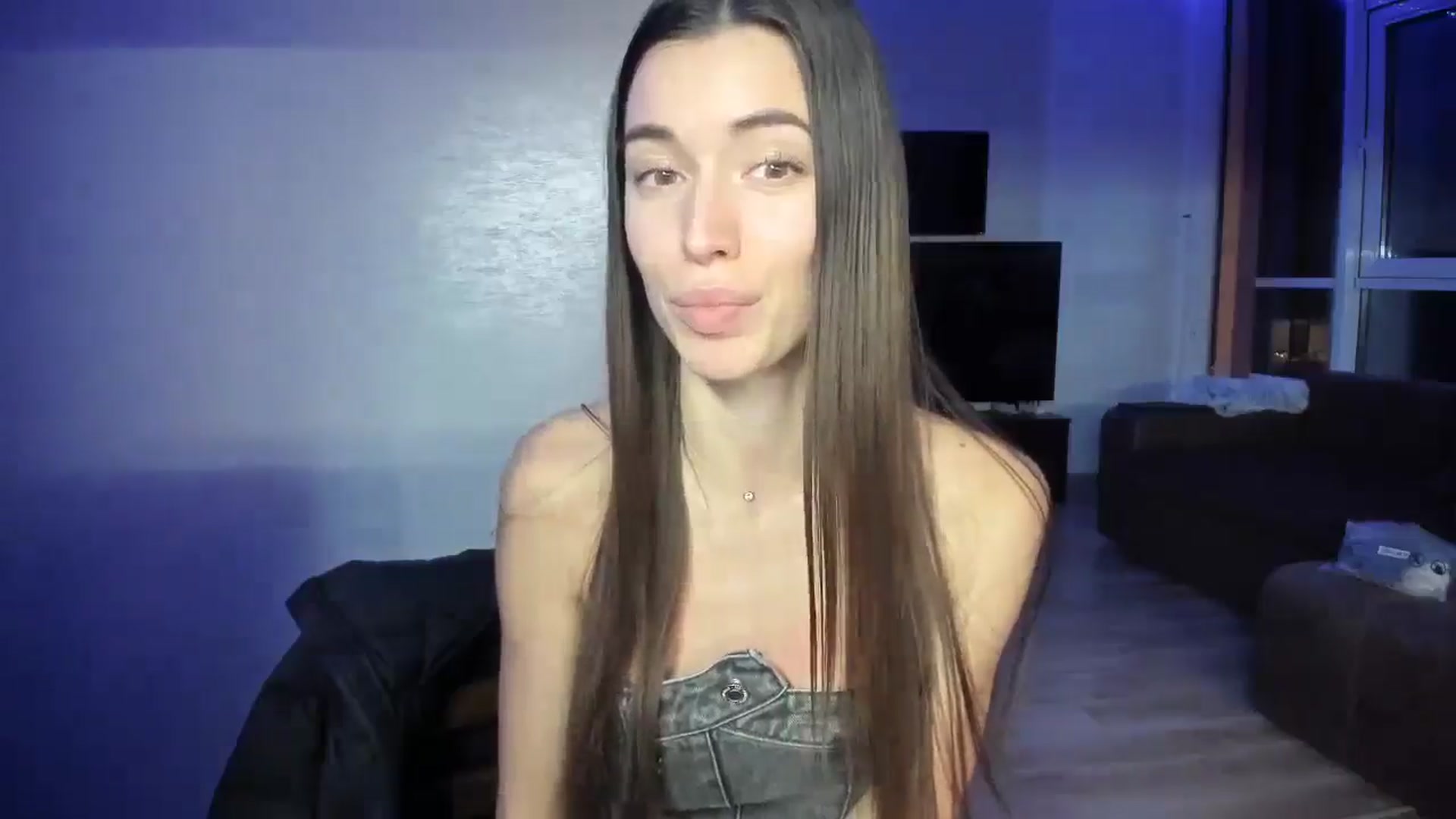 Gallery image thumbnail from laurensaenz's myfreecams stream on, 11/18/2025, 15:28 image 16 of 20